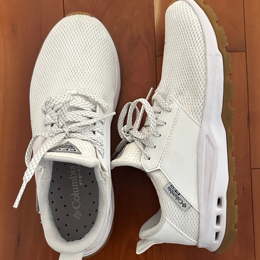 Columbia White and Tan Women's Sneakers